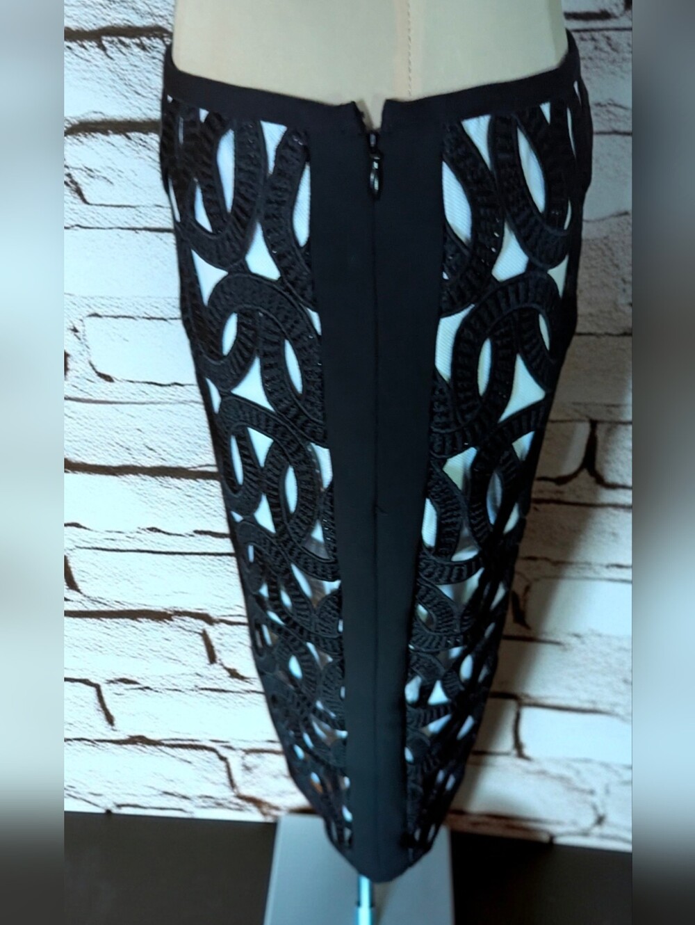 NWT Etcetera Ravel Black Embroidered Loop Overlay Pencil Skirt Size 4 - Picture 6 of 10